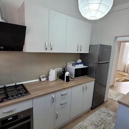 Andy Apartament Petroşani المظهر الخارجي الصورة